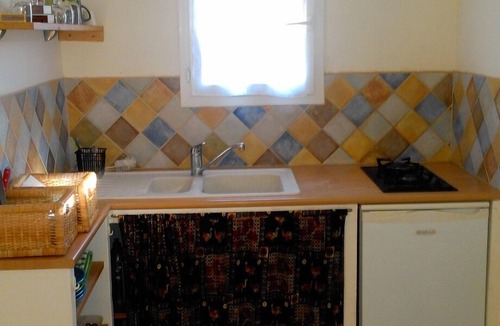 Cadenet Apartment | T2 ground floor villa level access terrace garden