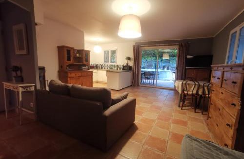 Flassans-sur-Issole House | T2 indépendant terrasse et piscine au calme Var sud de la France