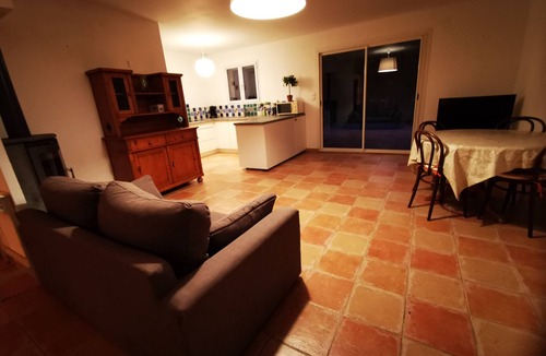 Flassans-sur-Issole House | T2 independent terrace and swimming pool in a quiet area