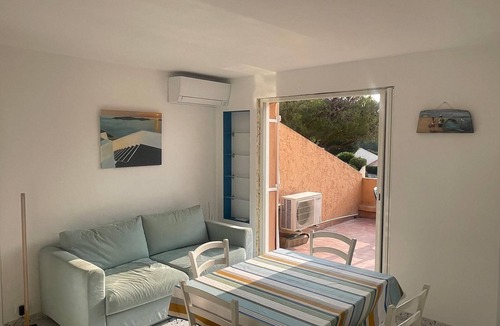 La Madrague Apartment | T2 sea view, very quiet.