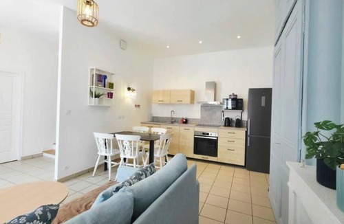 Republique - Tolstoi Apartment | T2 with air conditioning for rent Villeurbanne