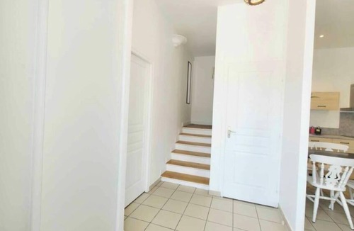 Republique - Tolstoi Apartment | T2 with air conditioning for rent Villeurbanne