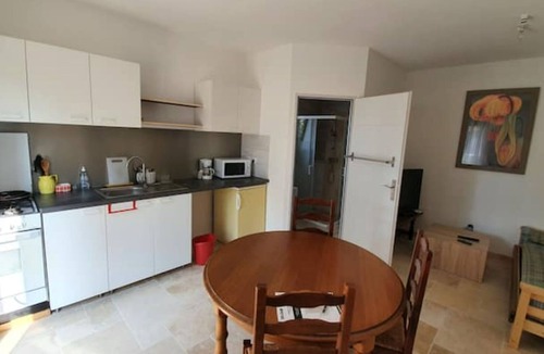 Saint-Julien House | T2 with swimming pool and jacuzzi in the heart of the pines