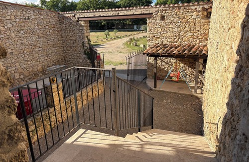 Regusse Apartment | T3, renovated in a charming estate surrounded by nature in the Haut Var
