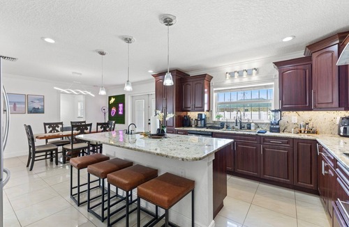 Tampa House | Tampa Oasis w/Hottub + Heated Pool
