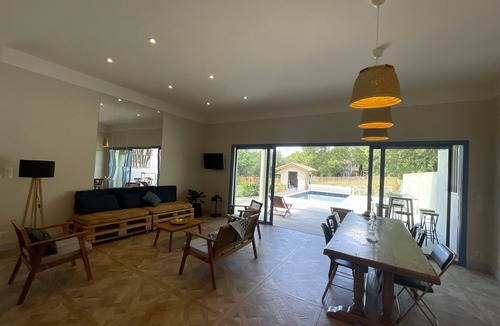 Saint Alban Auriolles Villa | The 4* Summer Pavilion - elegant and bright