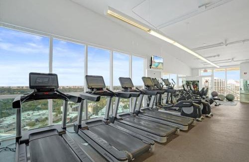 Coconut Grove Apartment | The Arya Escape 20th Floor 2BR with Kitchen