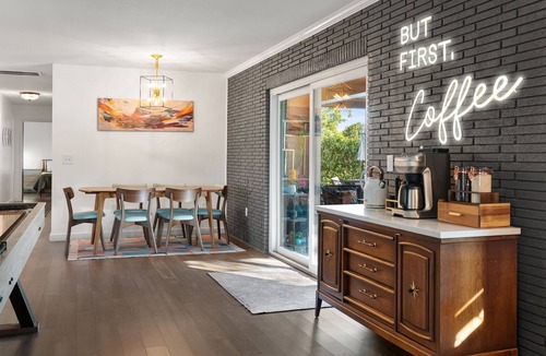 Lake Bentley House | The Bentley Lakehouse - spacious lakefront retreat with pool, spa, and game room