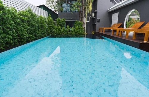 Old Phuket Town Hotel | The Besavana Phuket - SHA Extra Plus