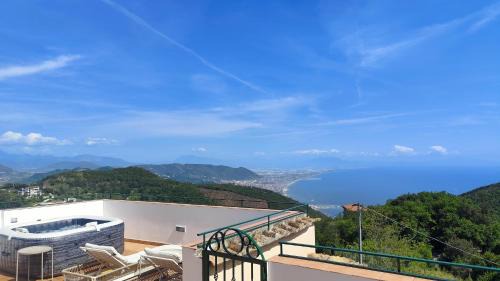 Marini Apartment | The Best Seaview from the Terrace with Jacuzzi, Relax & Pools - Dorotea Infinity