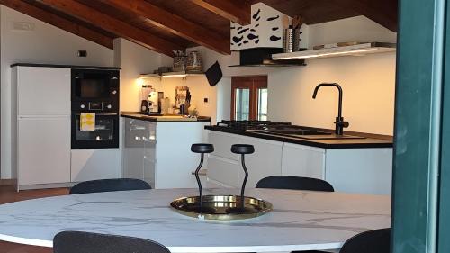 Marini Apartment | The Best Seaview from the Terrace with Jacuzzi, Relax & Pools - Dorotea Infinity