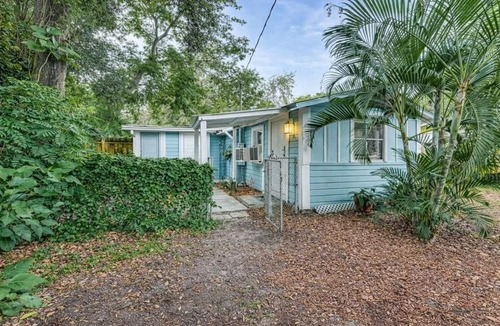 Dixieland House | The Boho Hut in Dixieland Lakeland is a must see.