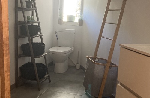Castelnau-Valence Apartment | The Coin des Amandiers