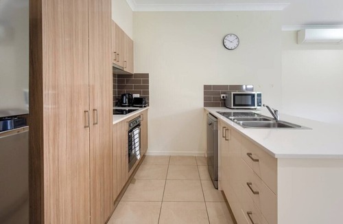 Coomera House | The Entire House: Everything Is Within Easy Reach — Plus Theme Parks!