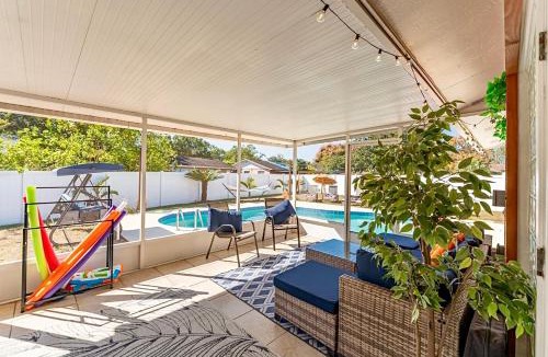 Featherock House | The Flamingo*4bed*pool*jacuzzi*foosball