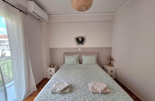 Mesolongi Apartment | The Handcrafted Haven 2 min to Central Square