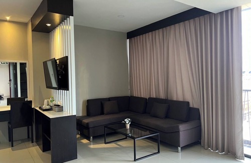 Talat Hotel | the harbour front hotel