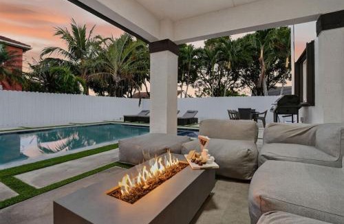 Ludlam House | The Miami Villa, Private Pool with Pool Table