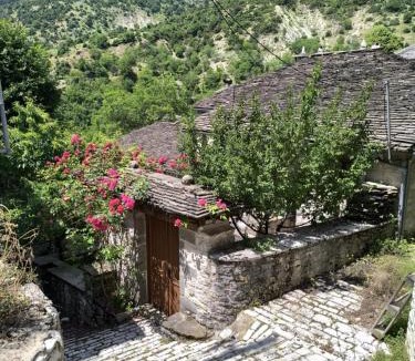 Syrrako House | The Mountain House -mountain getaway