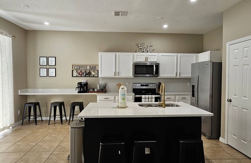 Legacy Park House | The Ohana Retreat - Cozy home near Disney Parks and Game room
