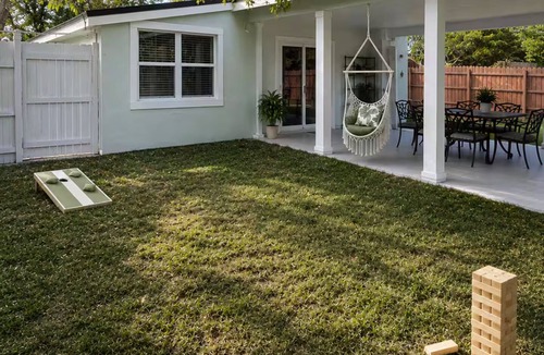 North Miami Beach House | The Palm House - Calm and Relaxing Miami Retreat
