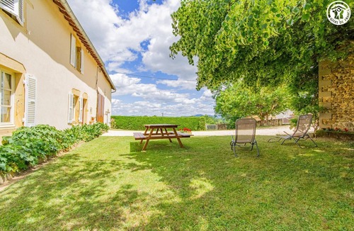 Saint-Christophe-en-Brionnais House | The Pleinecey Shelter