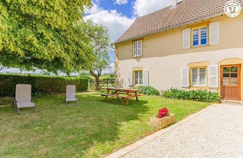 Saint-Christophe-en-Brionnais House | The Pleinecey Shelter