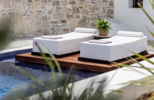 Almyros Bed & Breakfast | The Sand Suites - Adults Only