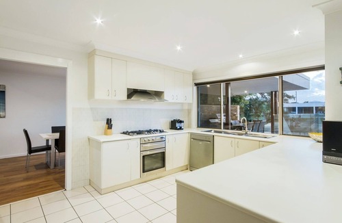 Mermaid Waters House | The Sands (Heated Pool)
