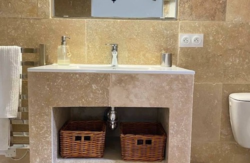 Le Thoronet Cabin | The ultimate Provencal atmosphere. Pool, privacy, peace. relax to the max!