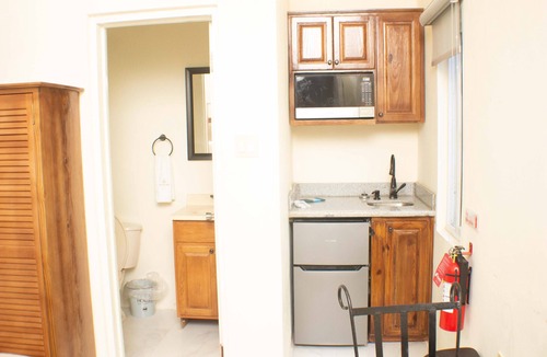 Falmouth Apartment | The Vista Inn Studio #1