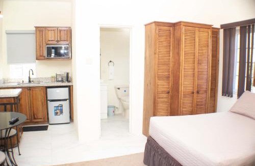 Falmouth Apartment | The Vista Inn Studio #4