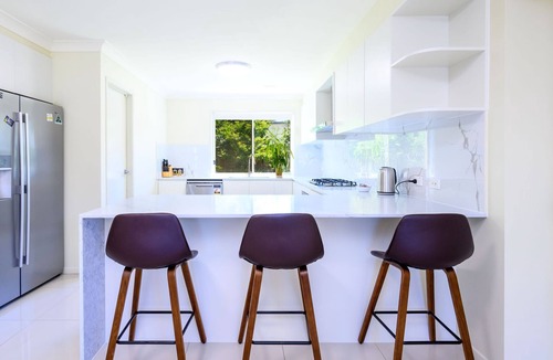 Helensvale House | Theme Park Paradise 4BR Spacious Family Home near Gold Coast Parks