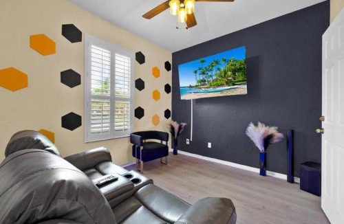 Regal Palms House | Themed Resort Home 15 min drive to Disney