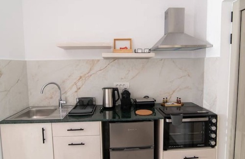 Kefalos Condo | Thines Studios : Studio C