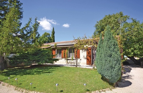 Velleron House | This holiday home with pool offers you comfort, nature experiences and an authentic ambience.