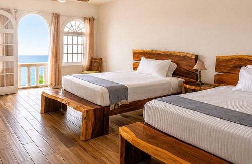 Runaway Bay Hotel | Tiamo Beach Resort and Spa