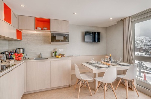 Tignes le Lac Apartment | Tignes: Stylish modern 2-room apartment, 4 people, balcony