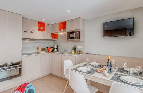 Tignes le Lac Apartment | Tignes: Stylish modern 2-room apartment, 4 people, balcony