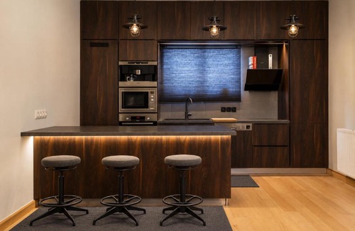 Amarousion Apartment | Top Floor Apartment near The Mall Athens - Private Parking