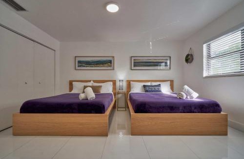 North Miami Beach Villa | Top Location Villa at Highland Lakes Blvd BY THE GLAMHOMES