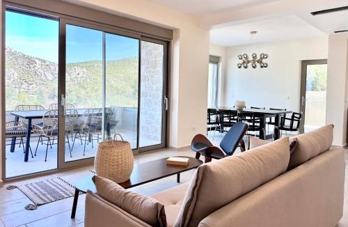 Limni Vouliagmenis Apartment | Topos luxury stay Heraion
