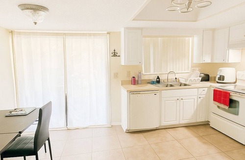 Lakeland House | Townhouse Charm in Lakeland