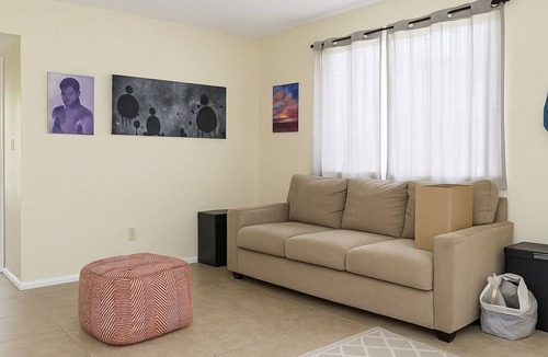 Lakeland House | Townhouse Charm in Lakeland