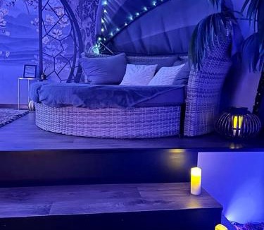 Gonfaron Apartment | Townhouse83 Loveroom Chic Jacuzzi privatif