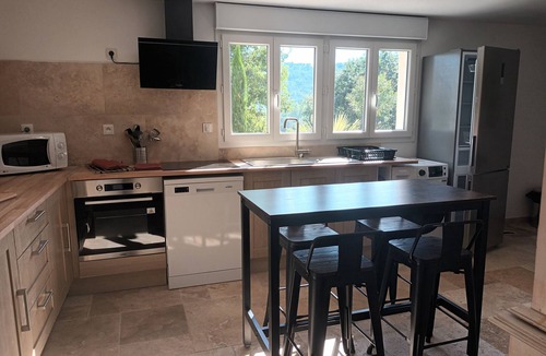 Brignoles Apartment | Très Beau Meublé Vacance, Clim Jacuzzi, Jardin,tout Confort !