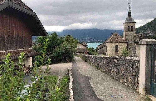 Talloires-Montmin Apartment | Très bel Appartement en rez de jardin, Talloires