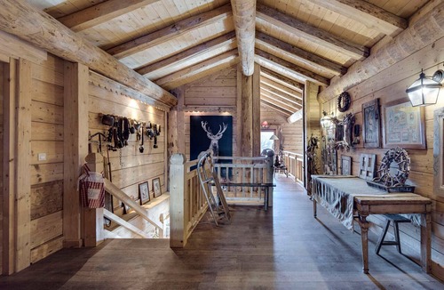 Les Eucherts Ski Chalet | Traditional chalet near the slopes with large terrace