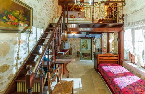Agios Myronas Hotel | Traditional Cretan Houses