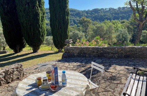 Fayence House | Traditional farmhouse set in 5 hectares of gardens. Disconnection guaranteed!